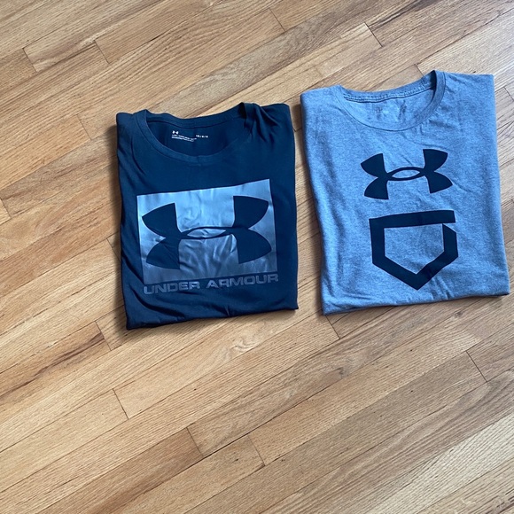 Bundle of (2)! Under Armour Men's Black and Gray Logo Tees - Picture 1 of 5